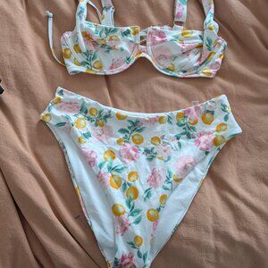 🍋 Victoria’s Secret Bikini Set – Floral & Citrus Print 🍋